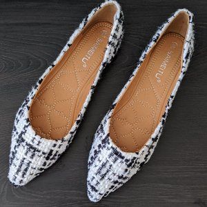 Meeshine Classic Blk/Whte Pointy Toe Ballet Flats